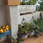 Stylish House With Swimming Pool,Near Beach & Town, Wifi