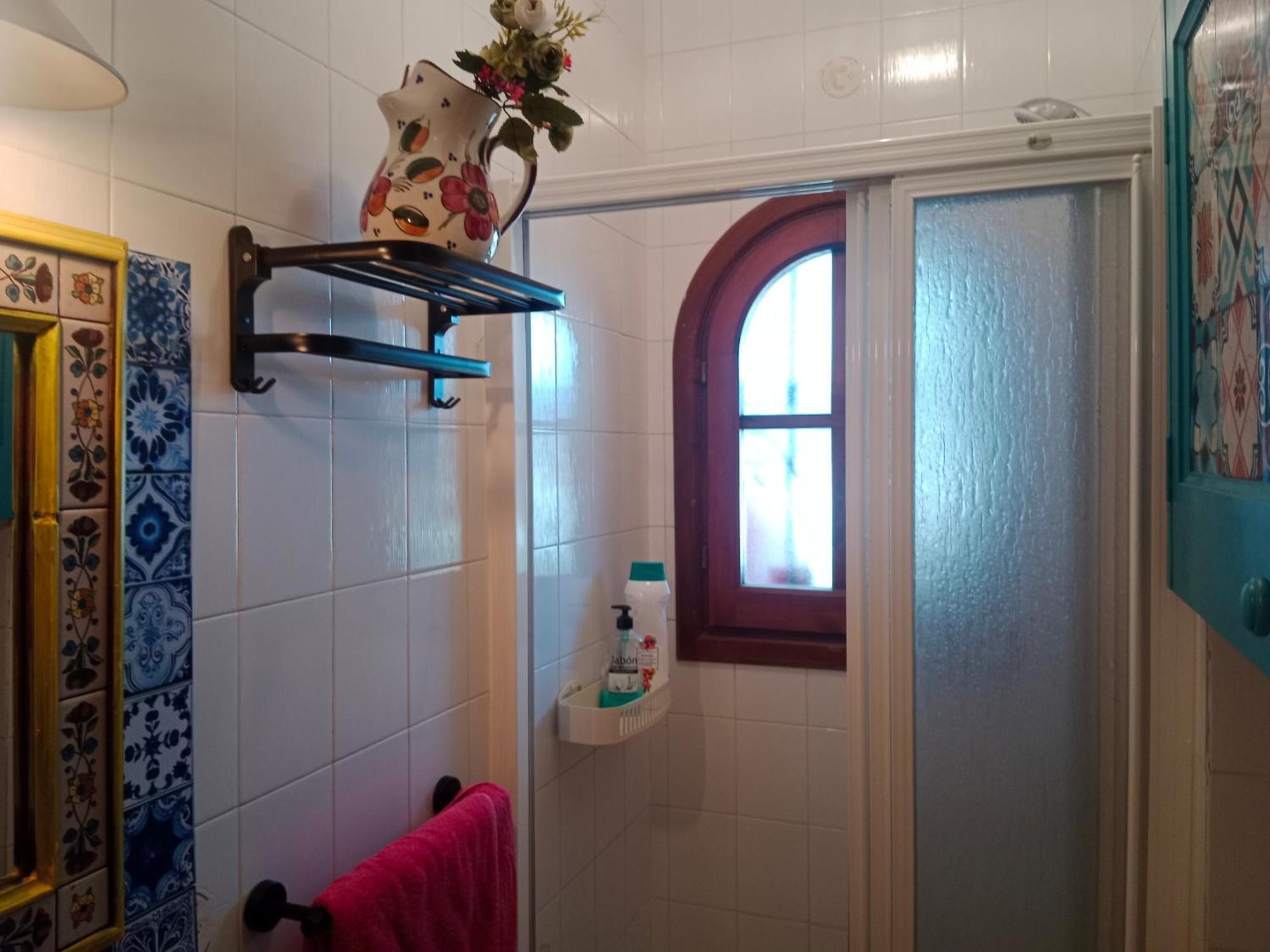 Hébergement de vacances Stylish House With Swimming Pool,near & Town, Wifi