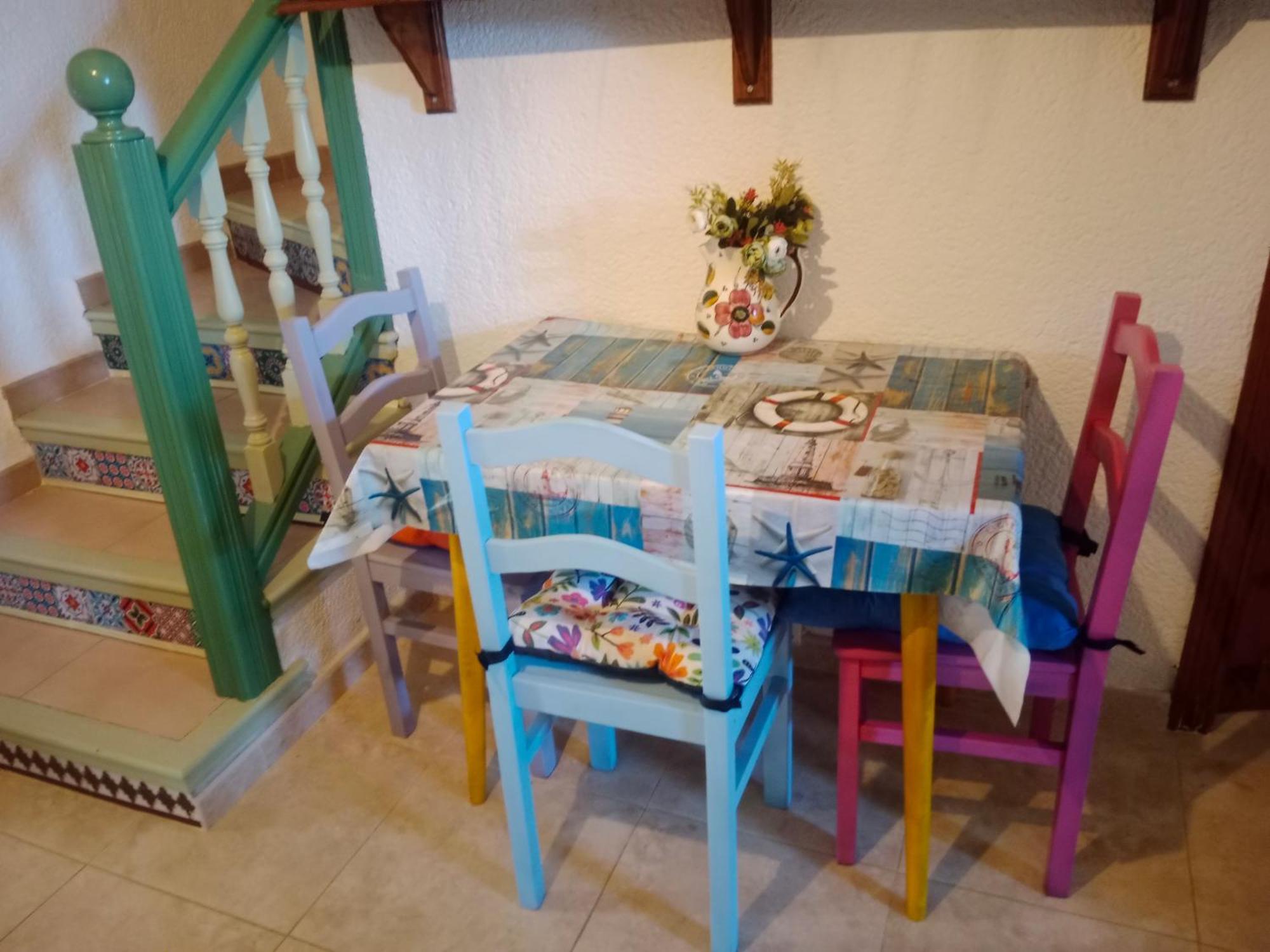 Hébergement de vacances Stylish House With Swimming Pool,near & Town, Wifi