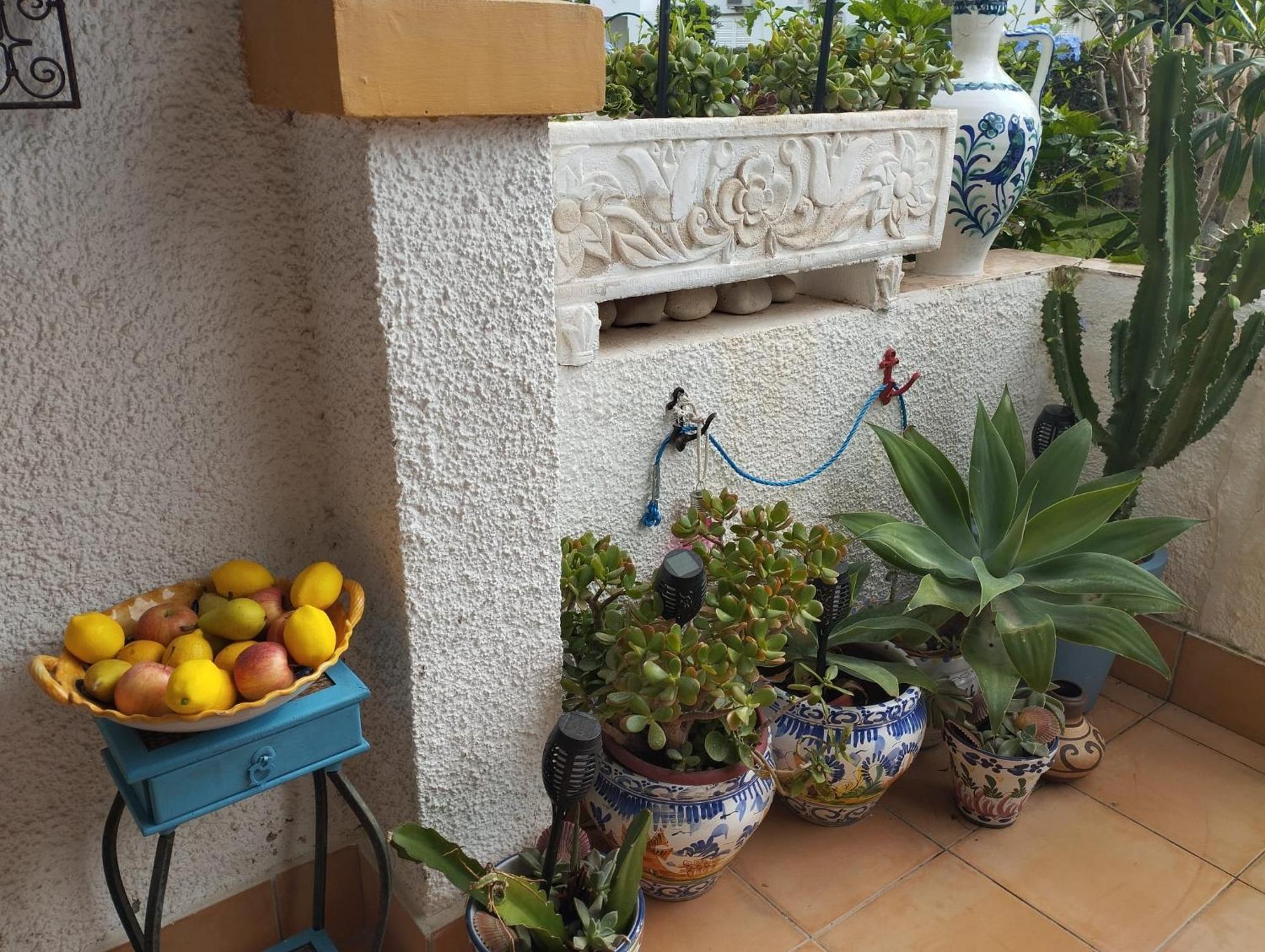 Stylish House With Swimming Pool,near & Town, Wifi